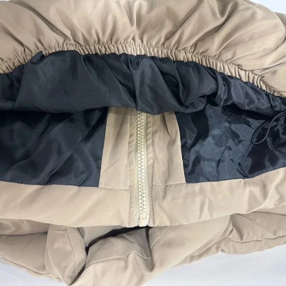 Pink Diamond Giselle Puffer Jacket small - Picture 11 of 16